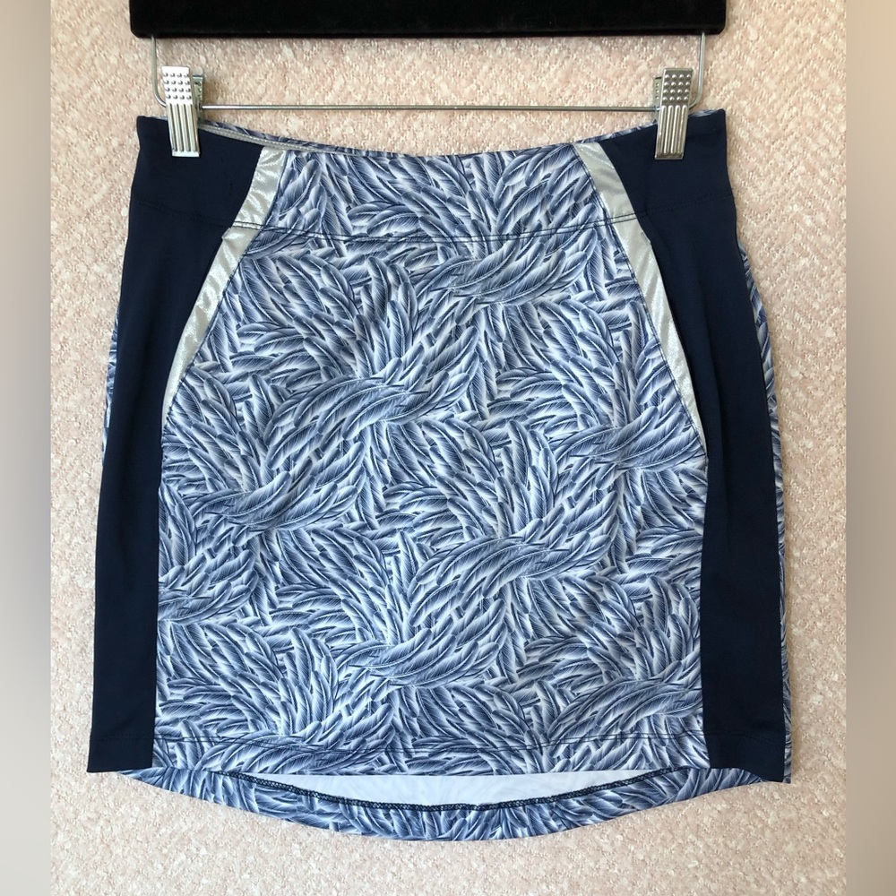 Greg Norman Collection Silver-Trim Blue Patterned Skort